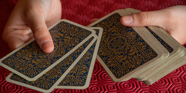 Cada Cuanto Consultar El Tarot u Otros Oráculos